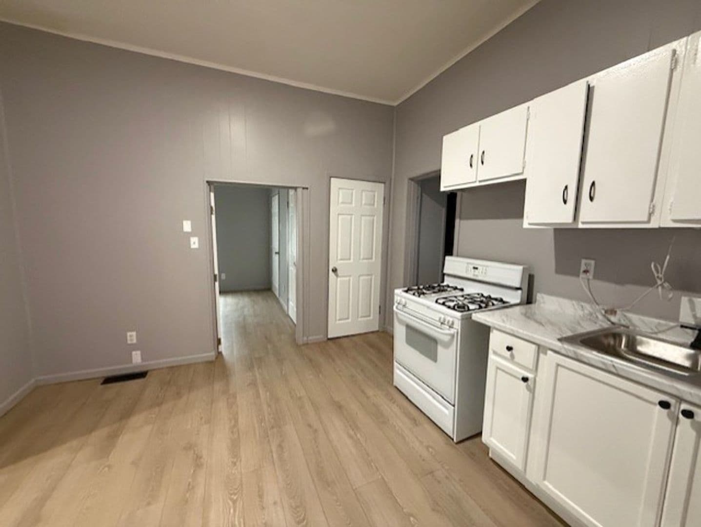 Granite City House: 1635 Maple Street