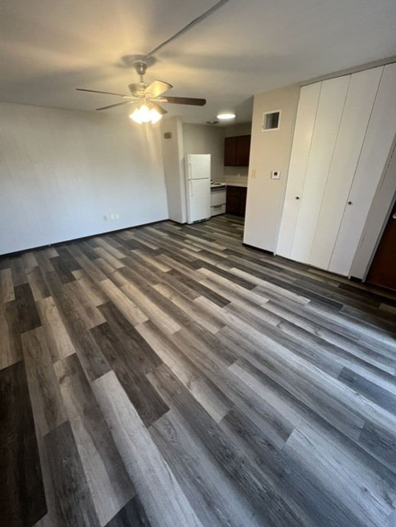 Collinsville Apartment: 123 St. Louis Road