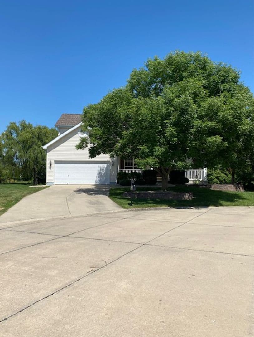 Belleville House: 2209 Tigers Way