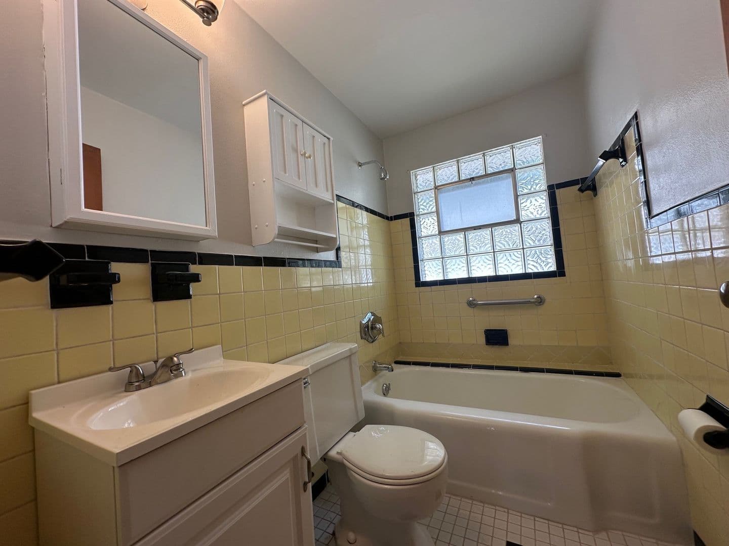 Florissant House: 19 Saint George Ct