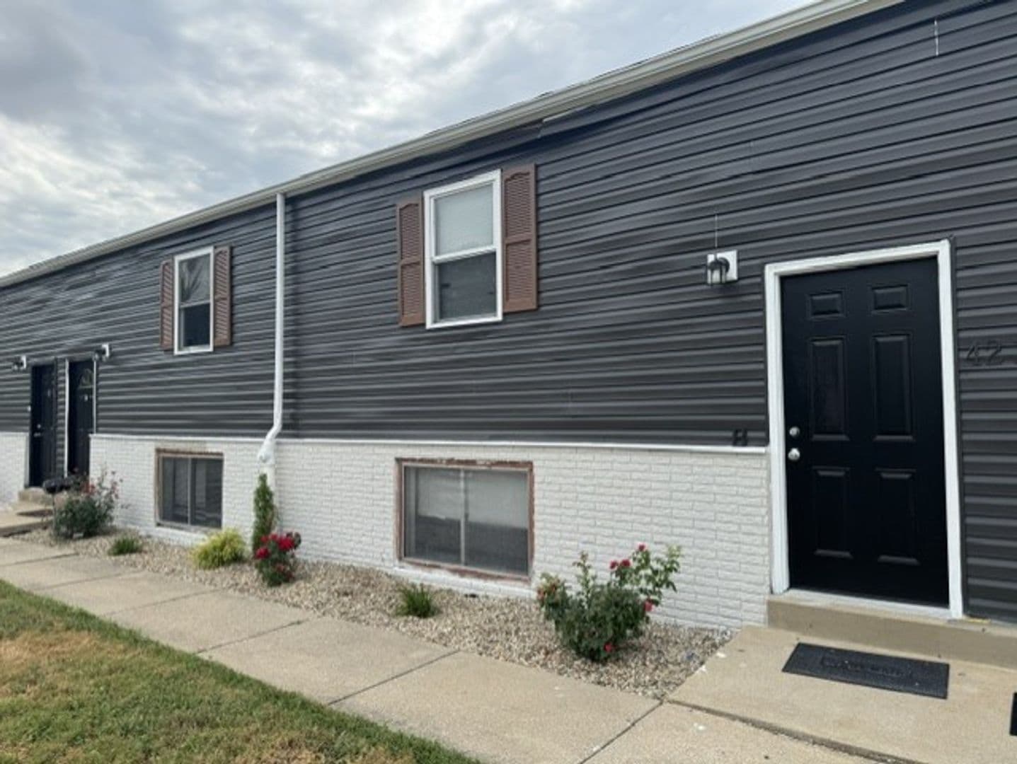Fairview Heights Apartment: 421 Joseph Drive