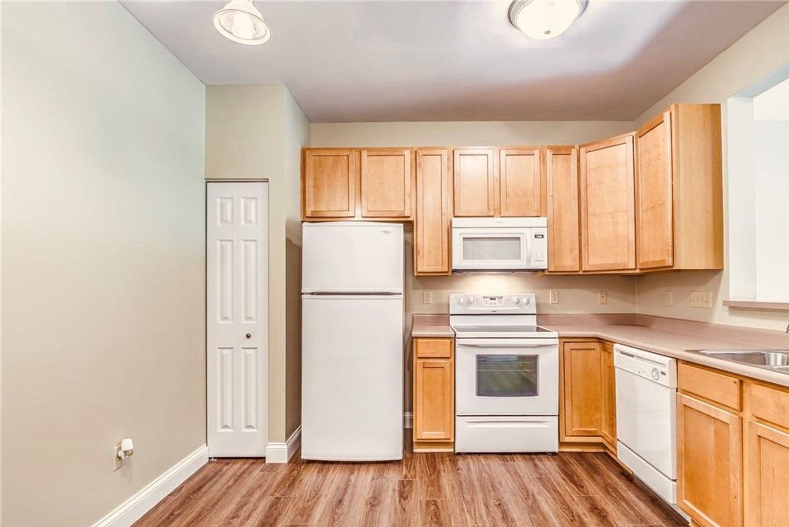 Swansea Townhome: 4059 Gentry Lane