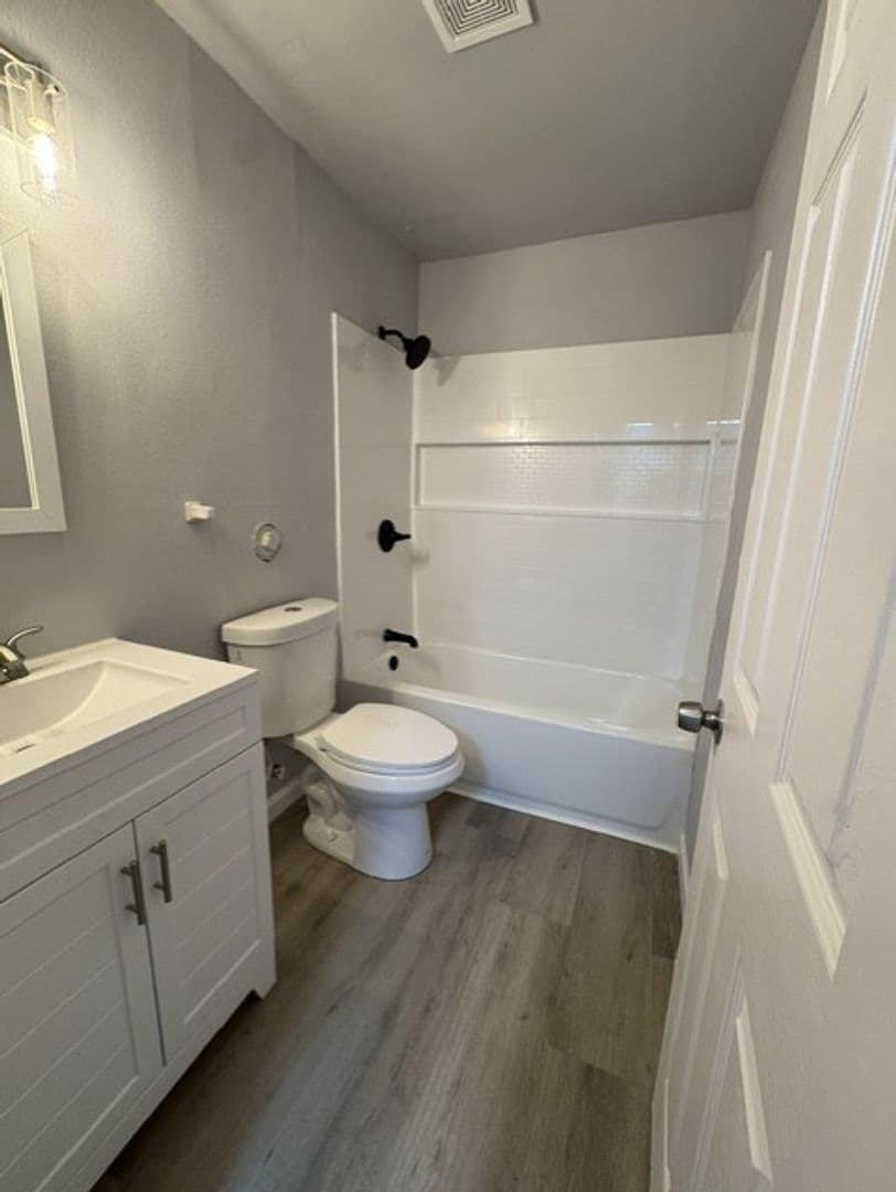 Collinsville Apartment: 1111 Arrowhead Drive
