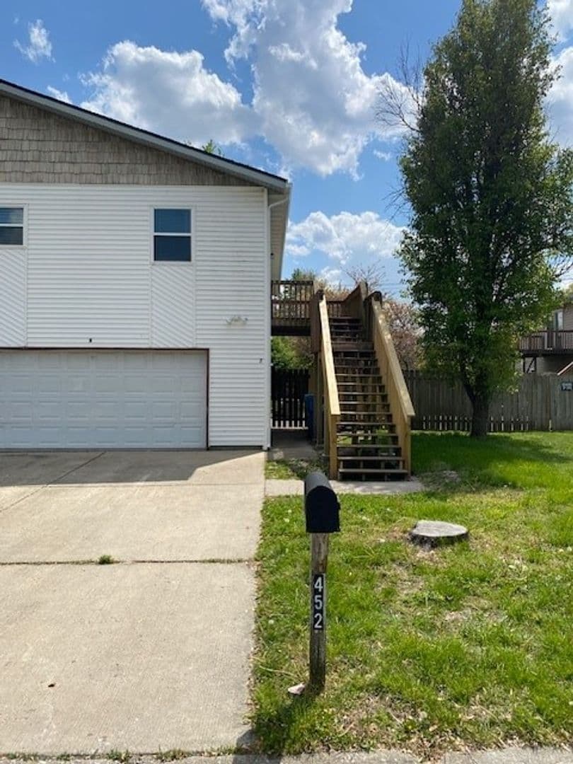 Troy House: 452 Meadow Drive Apt. B