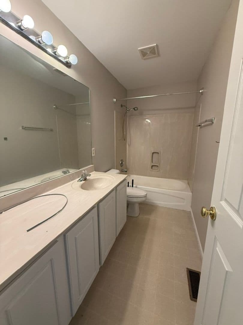Belleville House: 2209 Tigers Way