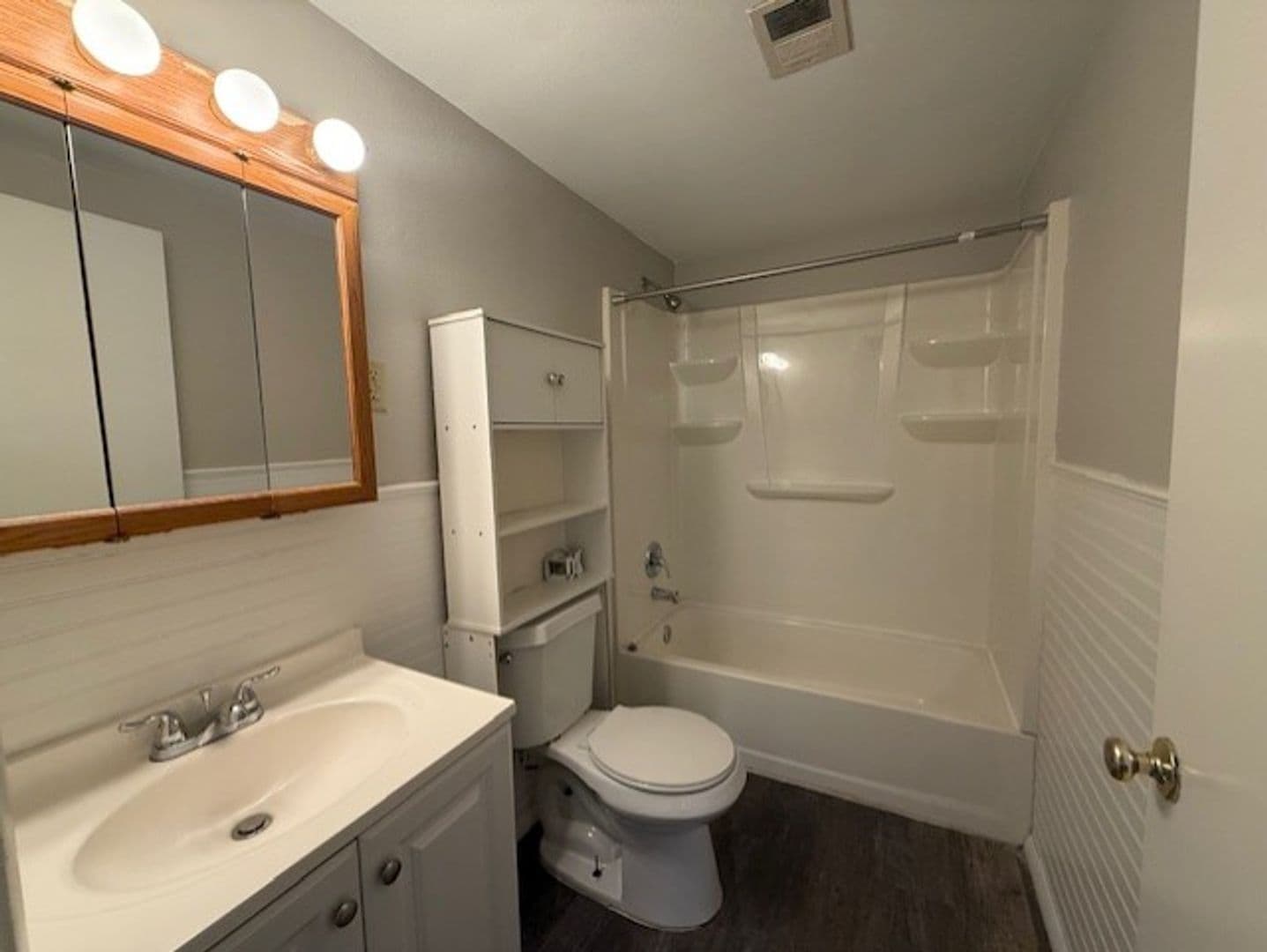 Wood River Apartment: 138/140 Harnett Ave.