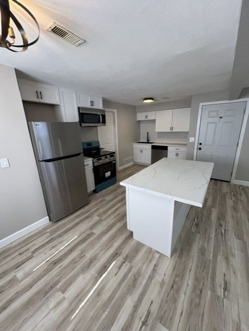 Fairview Heights Apartment: 417 Joseph Drive