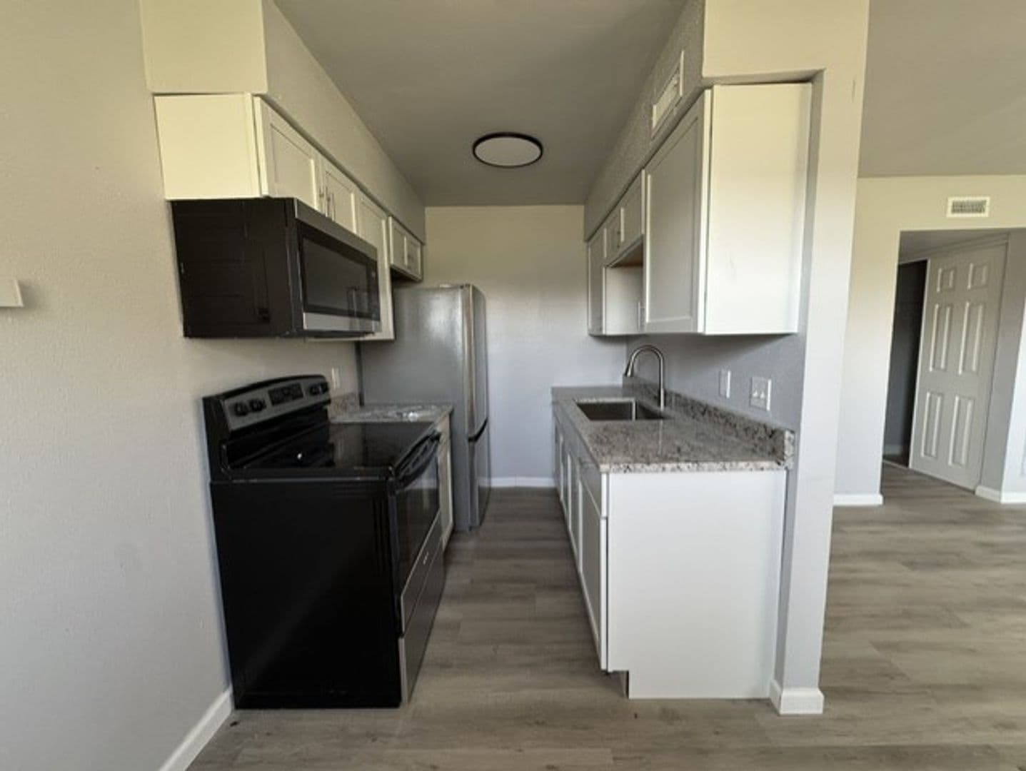 Collinsville Apartment: 1111 Arrowhead Drive