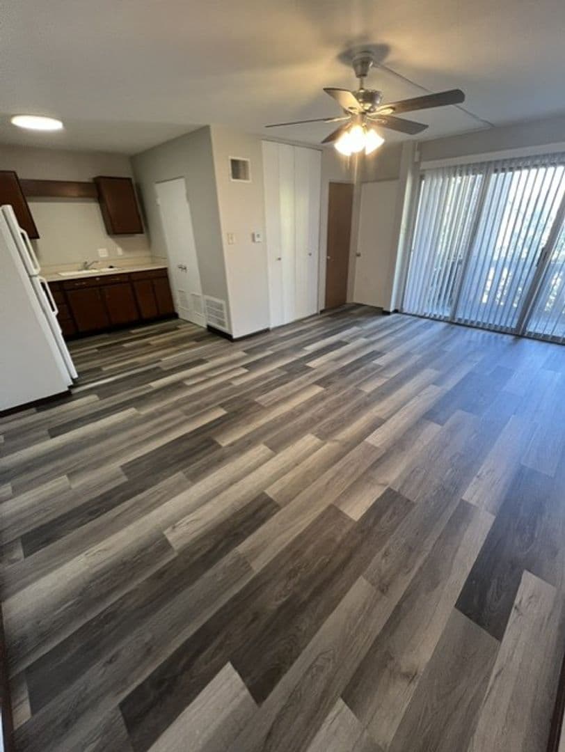 Collinsville Apartment: 123 St. Louis Road