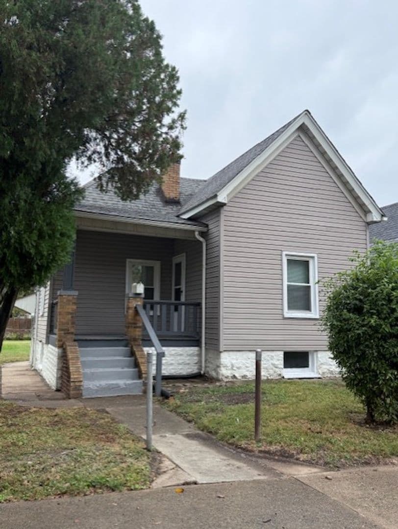 Granite City House: 1635 Maple Street