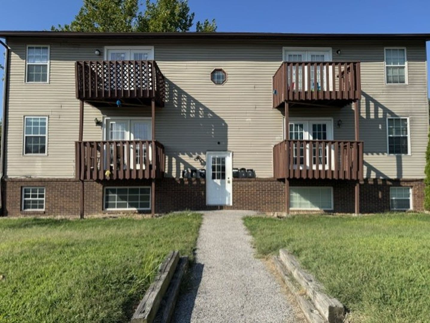 Collinsville Apartment: 1111 Arrowhead Drive