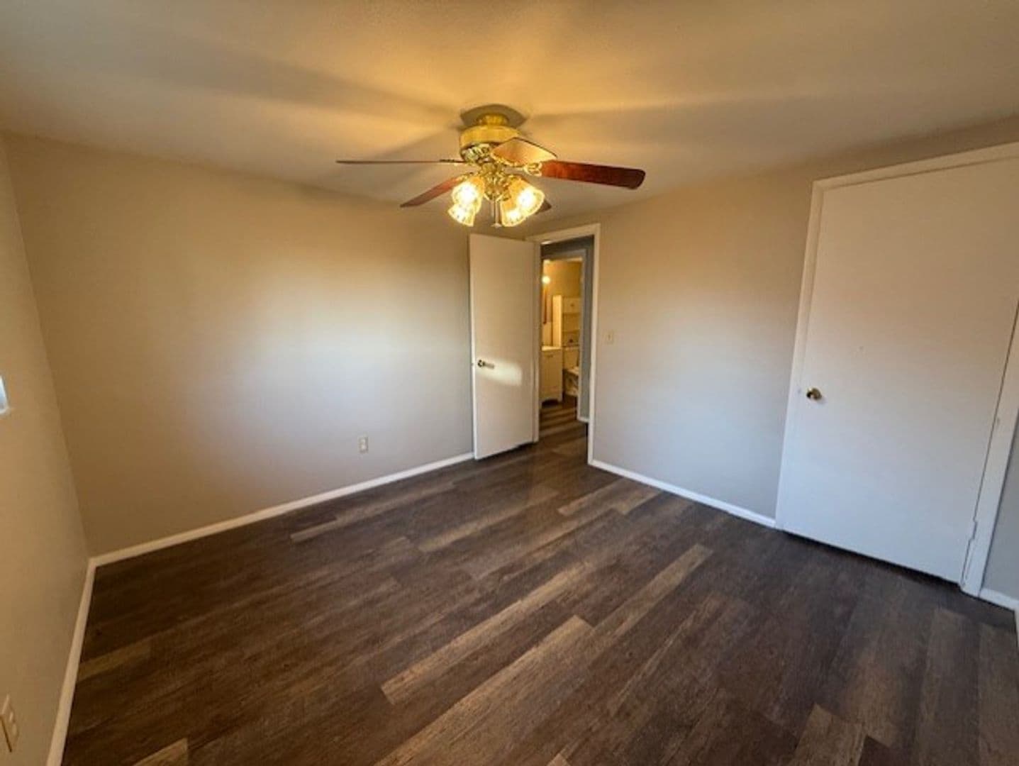 Wood River Apartment: 138/140 Harnett Ave.
