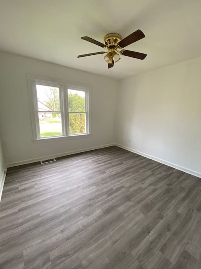 Alton House: 2108 W. Main