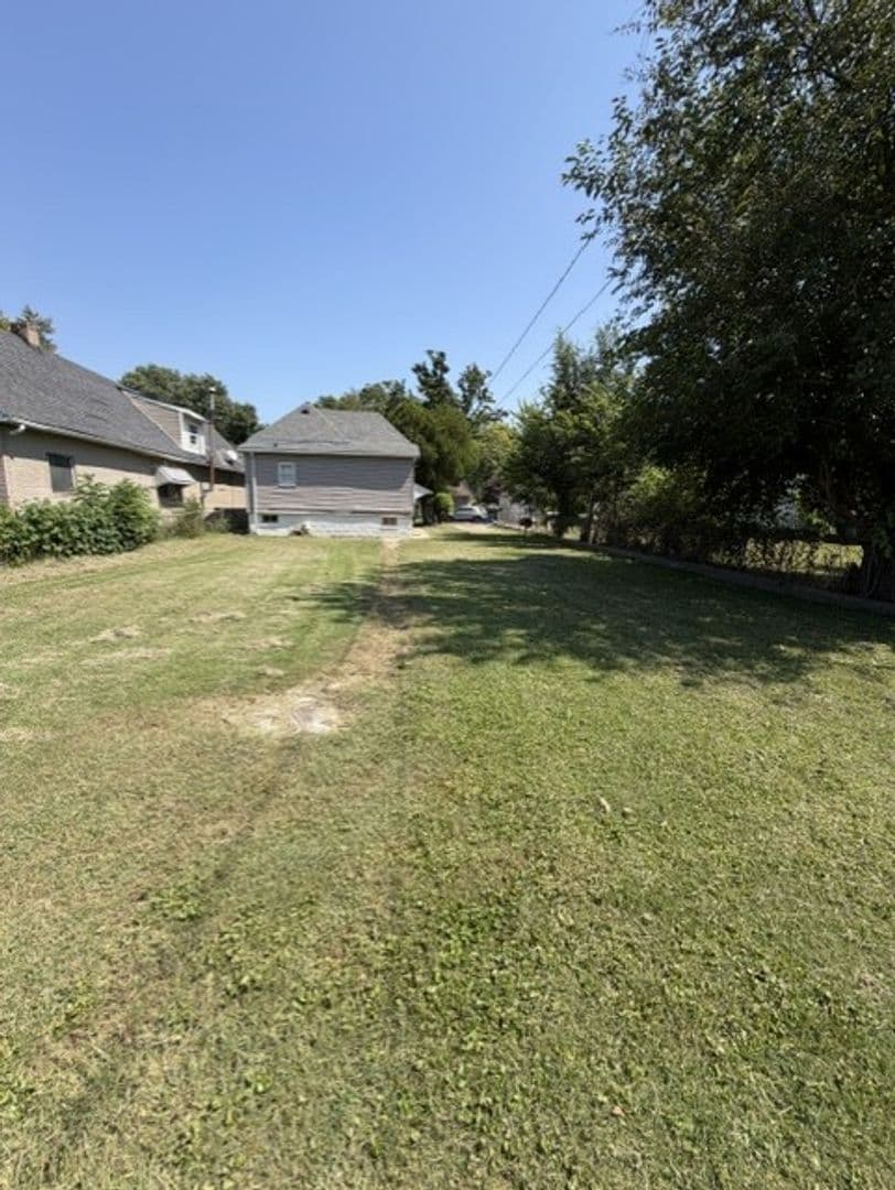 Granite City House: 1635 Maple Street