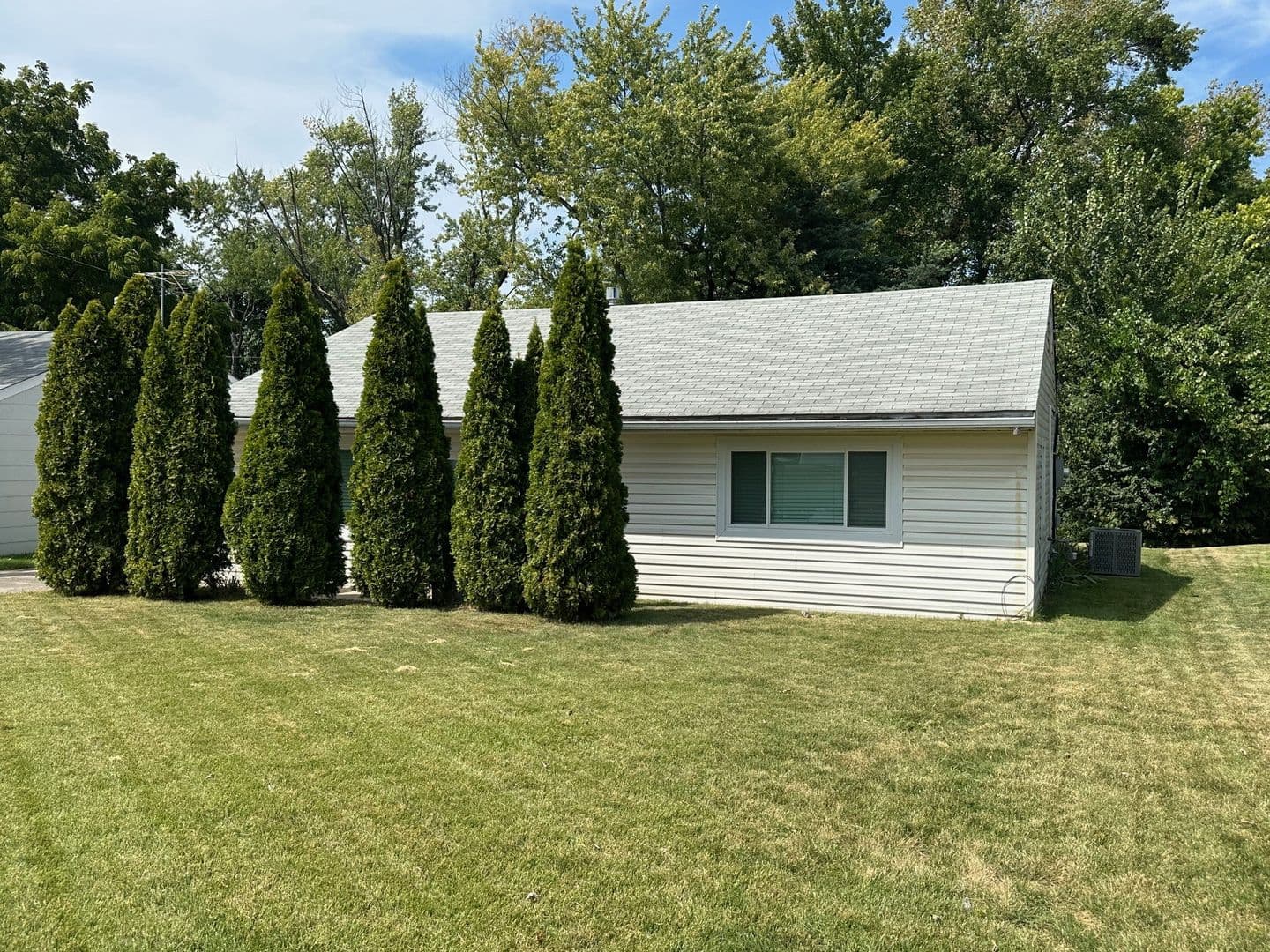 Florissant House: 19 Saint George Ct