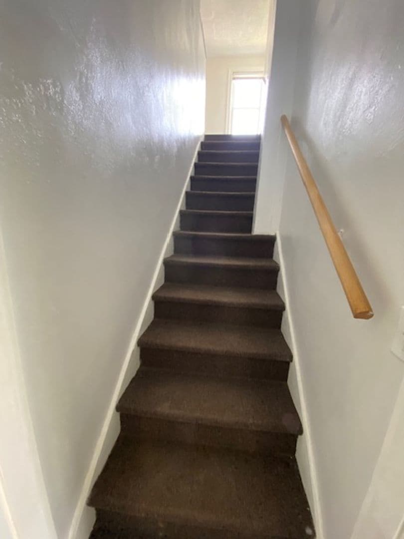 Alton House: 2108 W. Main
