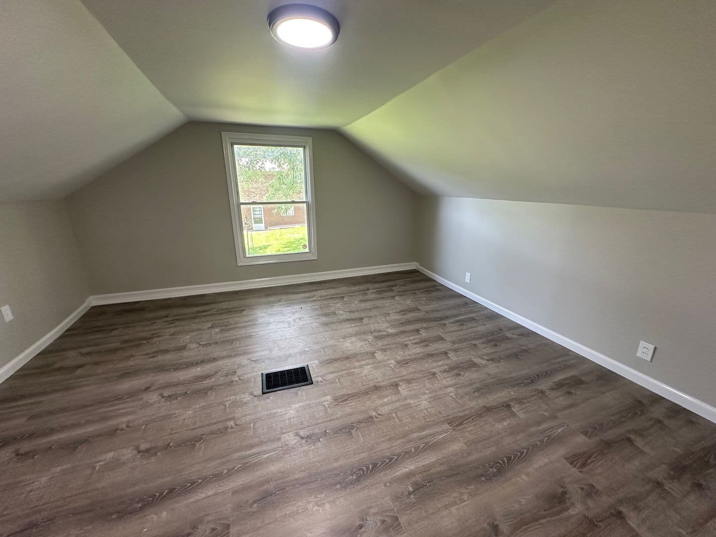 Belleville House: 7253 Town Hall Rd
