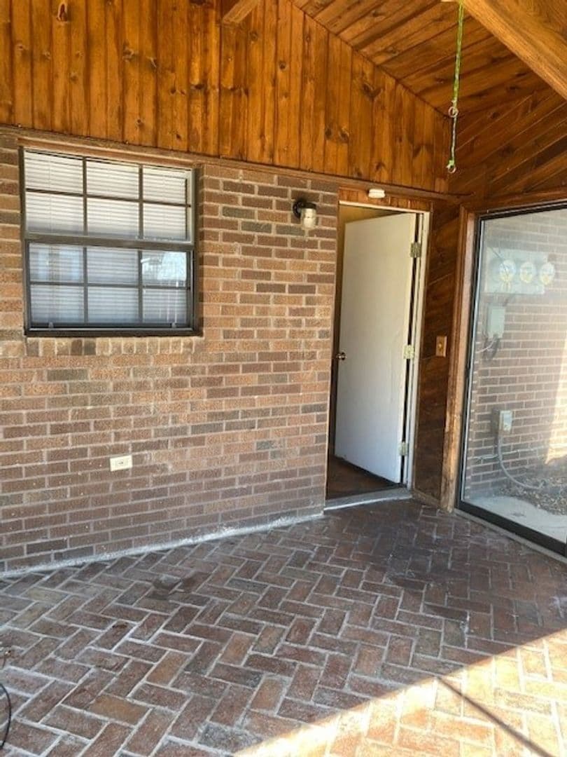 Granite City Apartment: 2 Georgetown