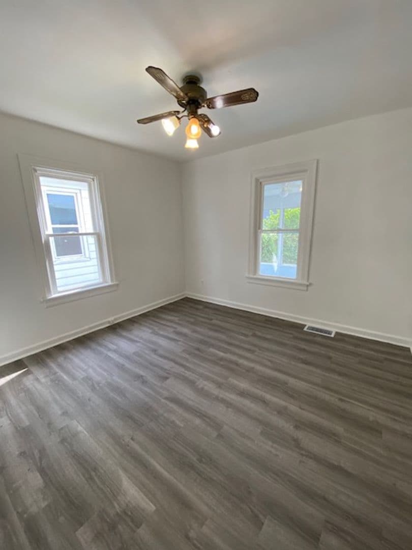 Alton House: 2108 W. Main