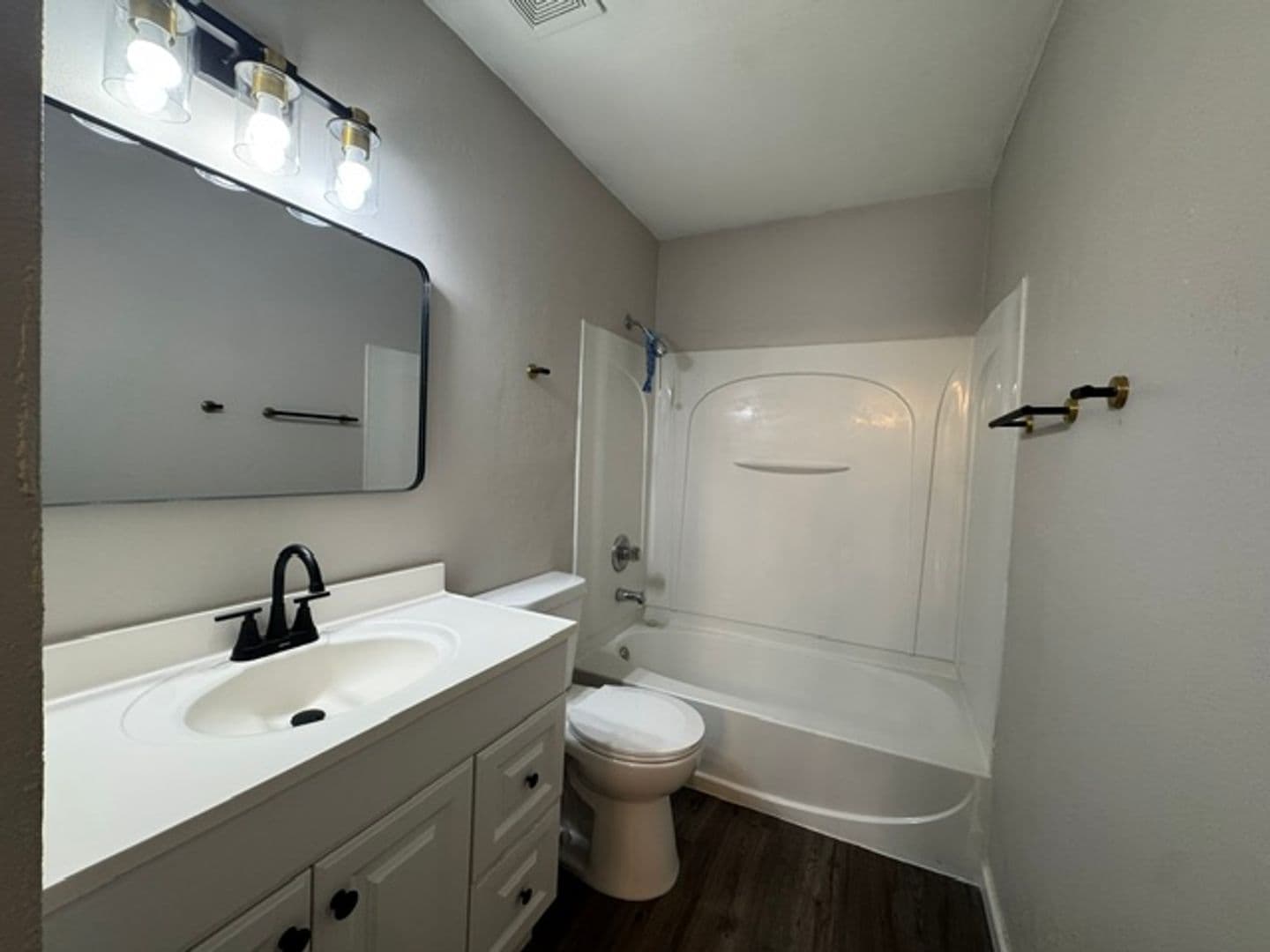 Fairview Heights Apartment: 421 Joseph Drive