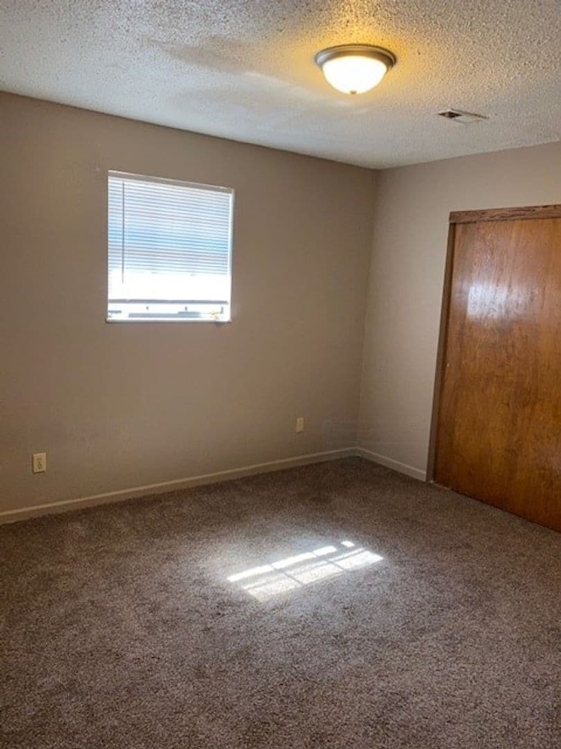 Granite City Apartment: 2 Georgetown