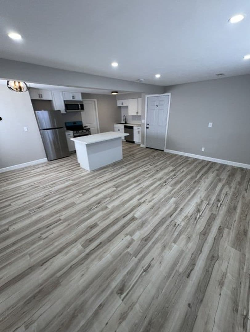 Fairview Heights Apartment: 417 Joseph Drive
