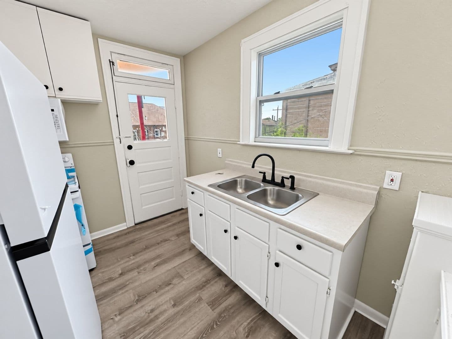 Granite City Apartment: 2304 Grand Ave