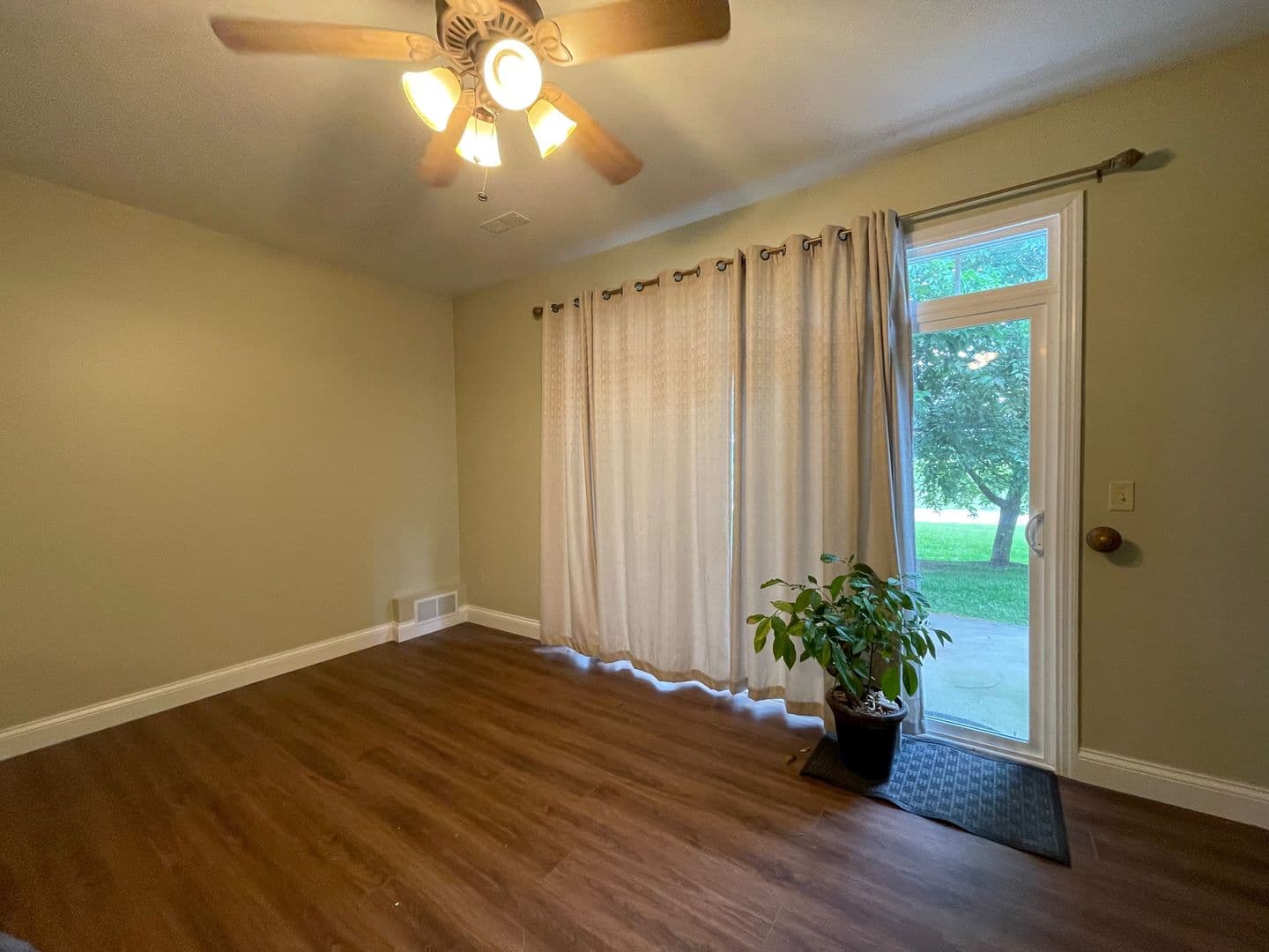 Swansea Townhome: 4059 Gentry Lane