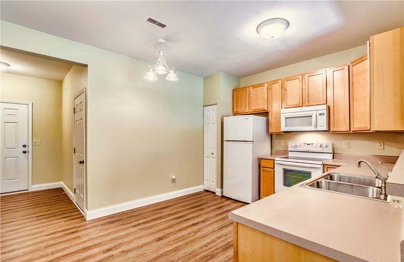 Swansea Townhome: 4059 Gentry Lane