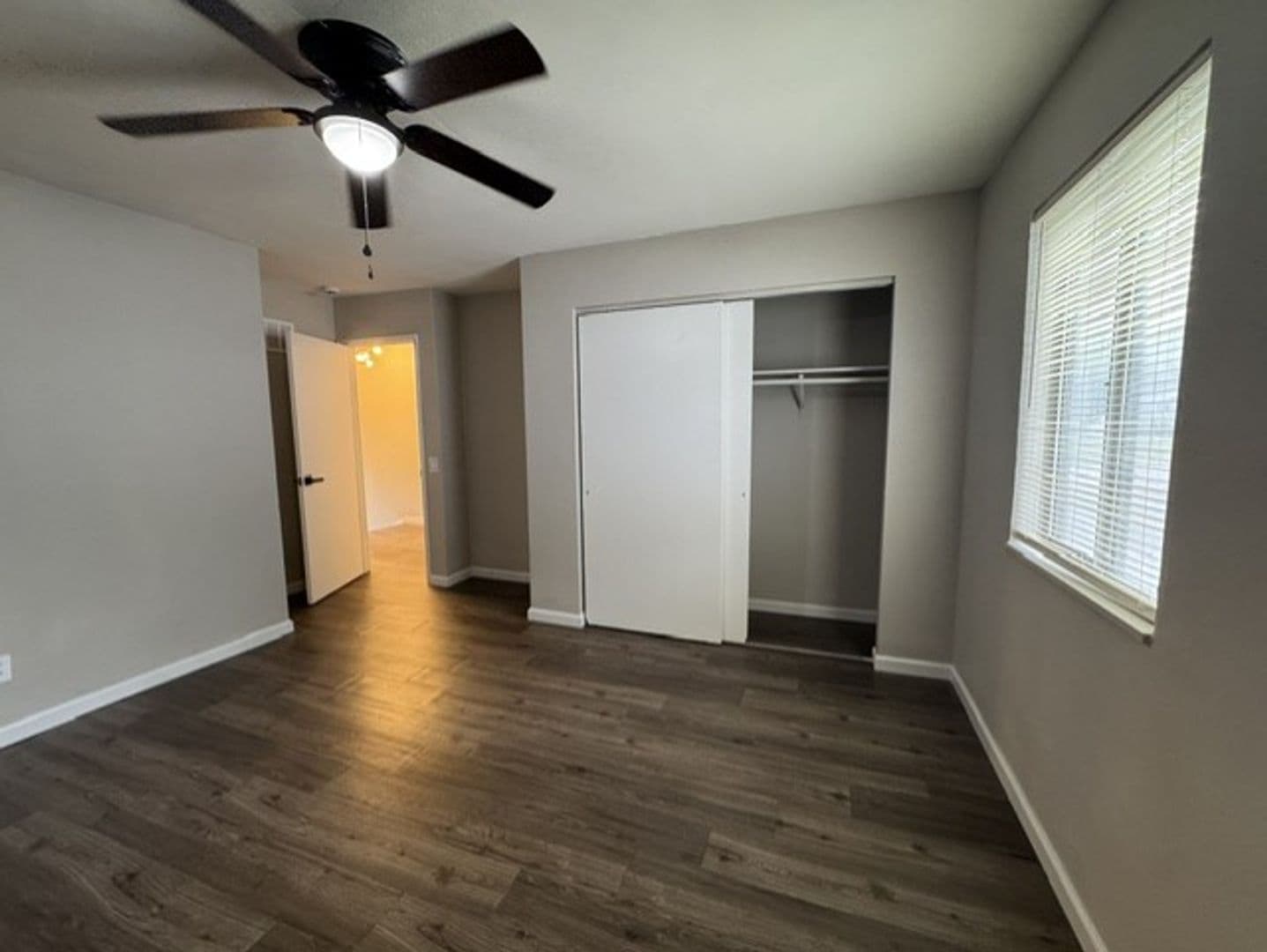 Fairview Heights Apartment: 421 Joseph Drive