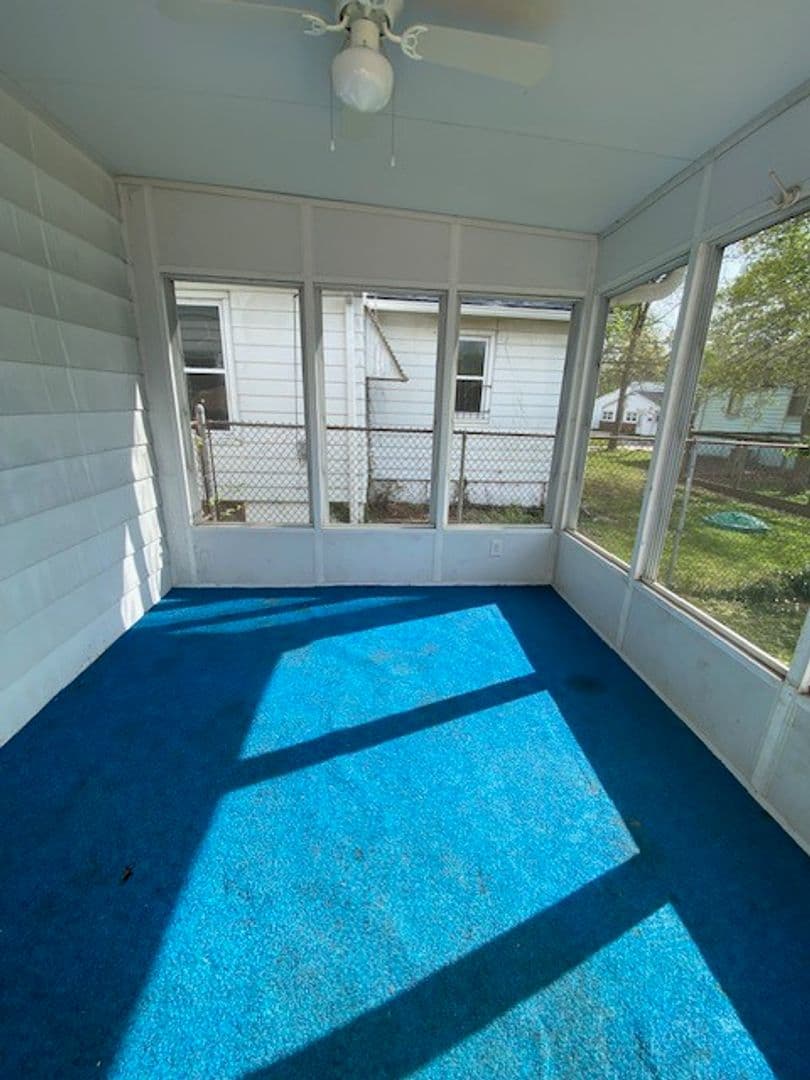 Alton House: 2108 W. Main