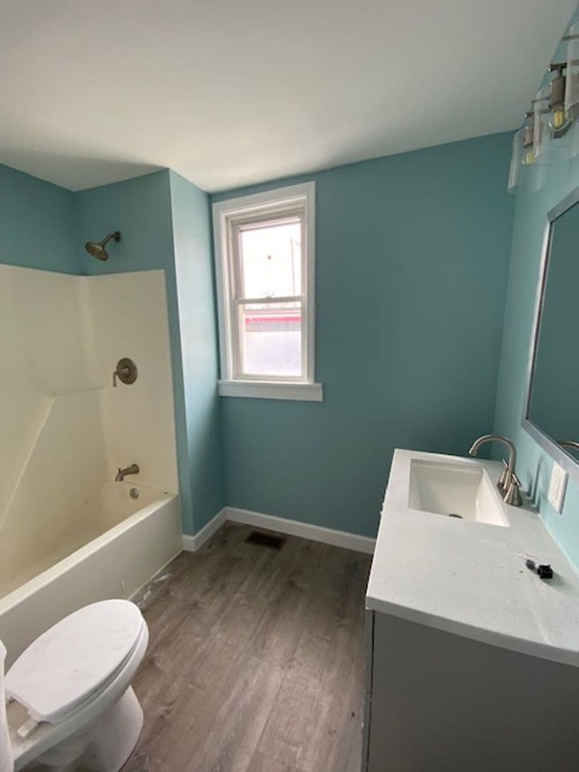 Collinsville House: 408 W. Clay Street