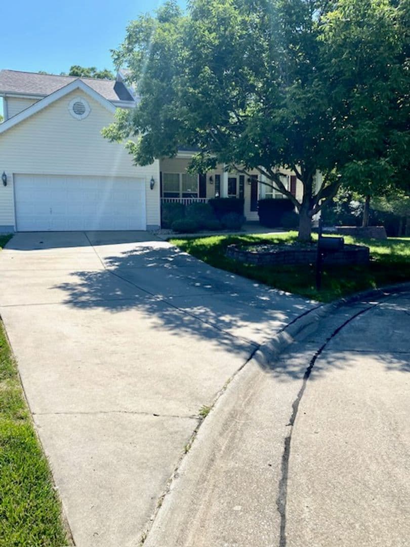 Belleville House: 2209 Tigers Way