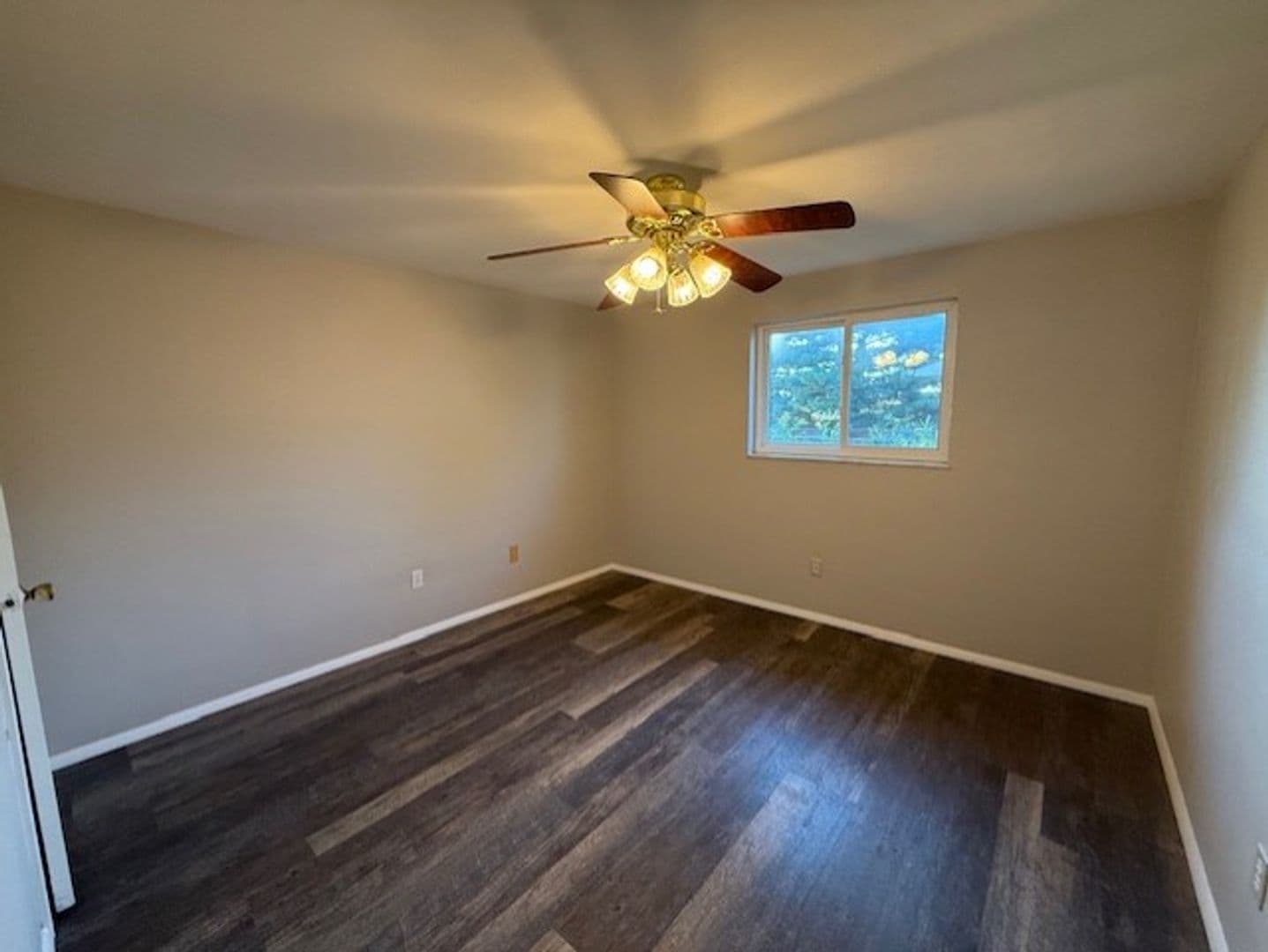 Wood River Apartment: 138/140 Harnett Ave.
