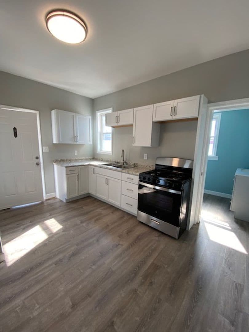 Collinsville House: 408 W. Clay Street