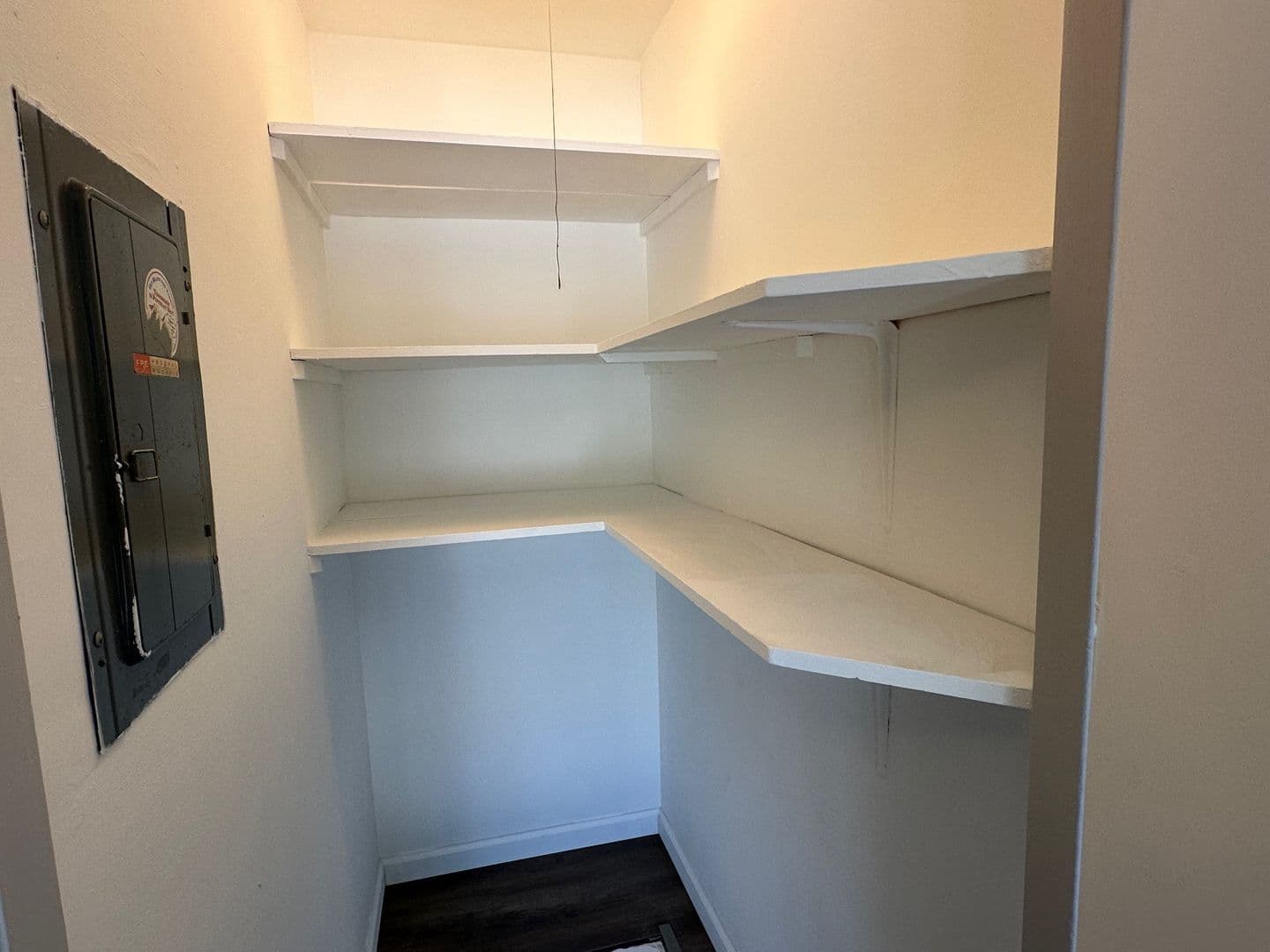 Belleville Apartment: 100 Gettysburg