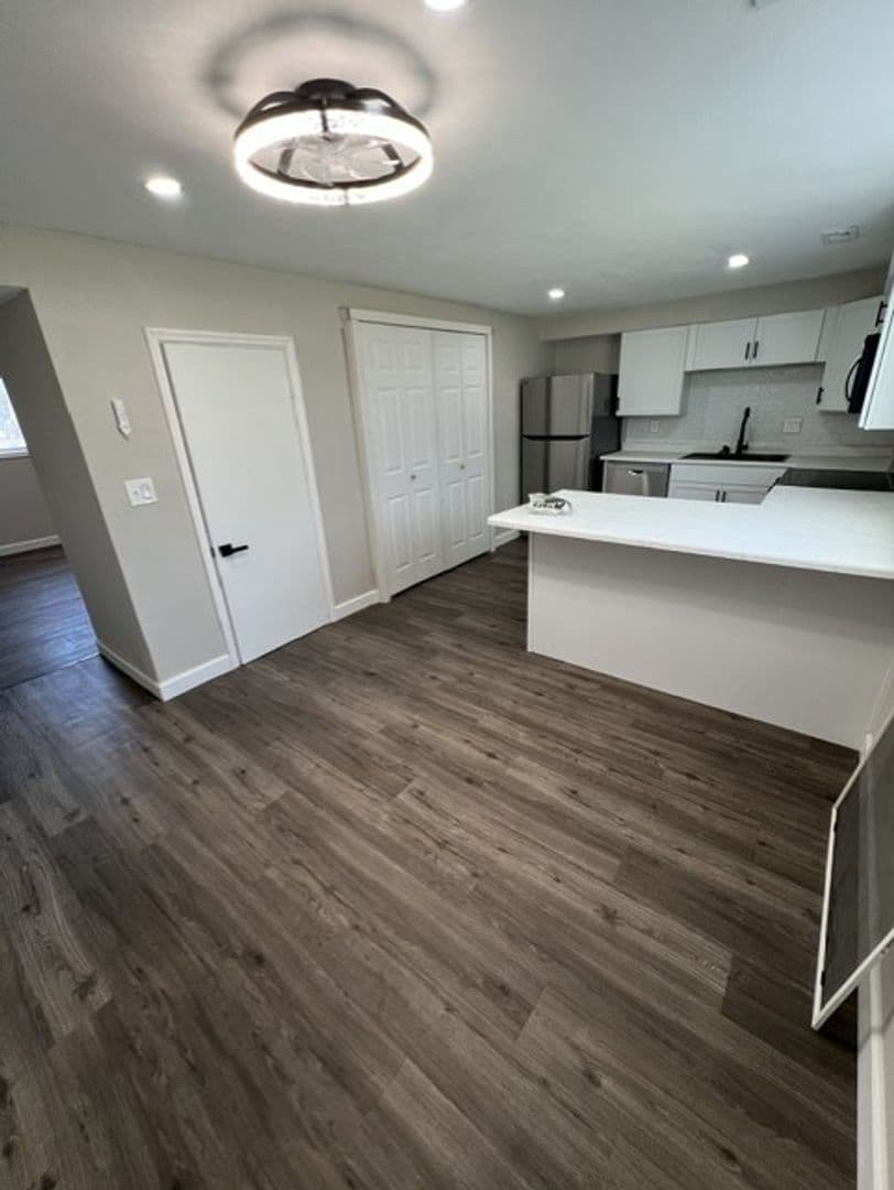 Fairview Heights Apartment: 421 Joseph Drive