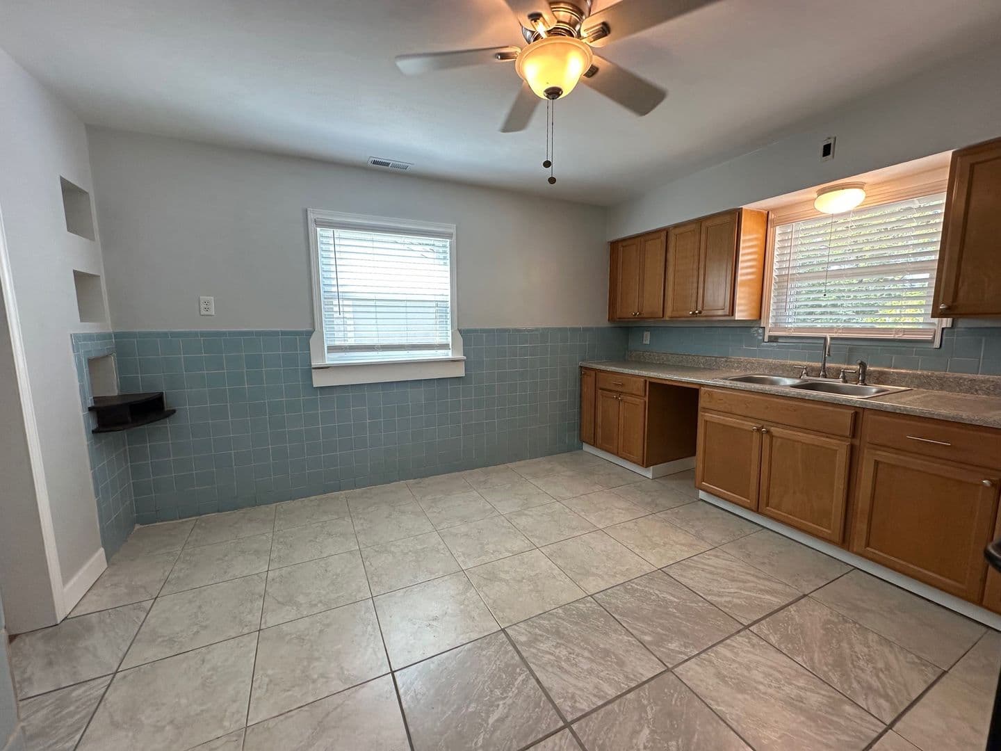 Florissant House: 19 Saint George Ct