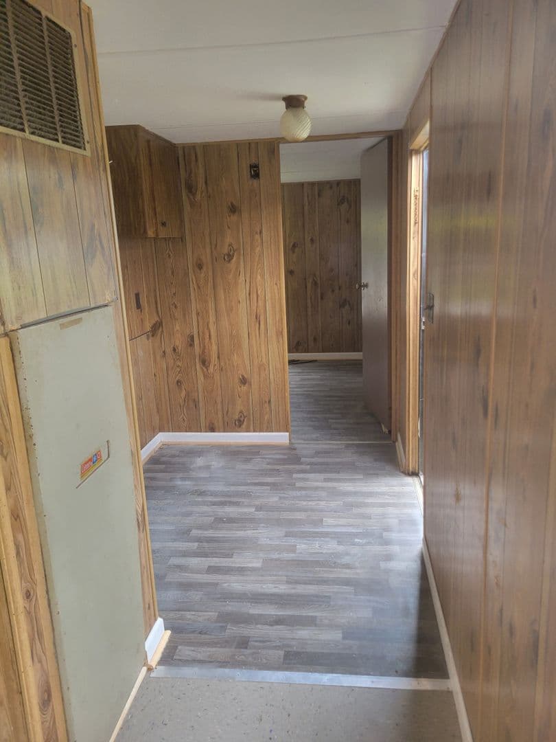 Mullins Apartment: Gibbs Court