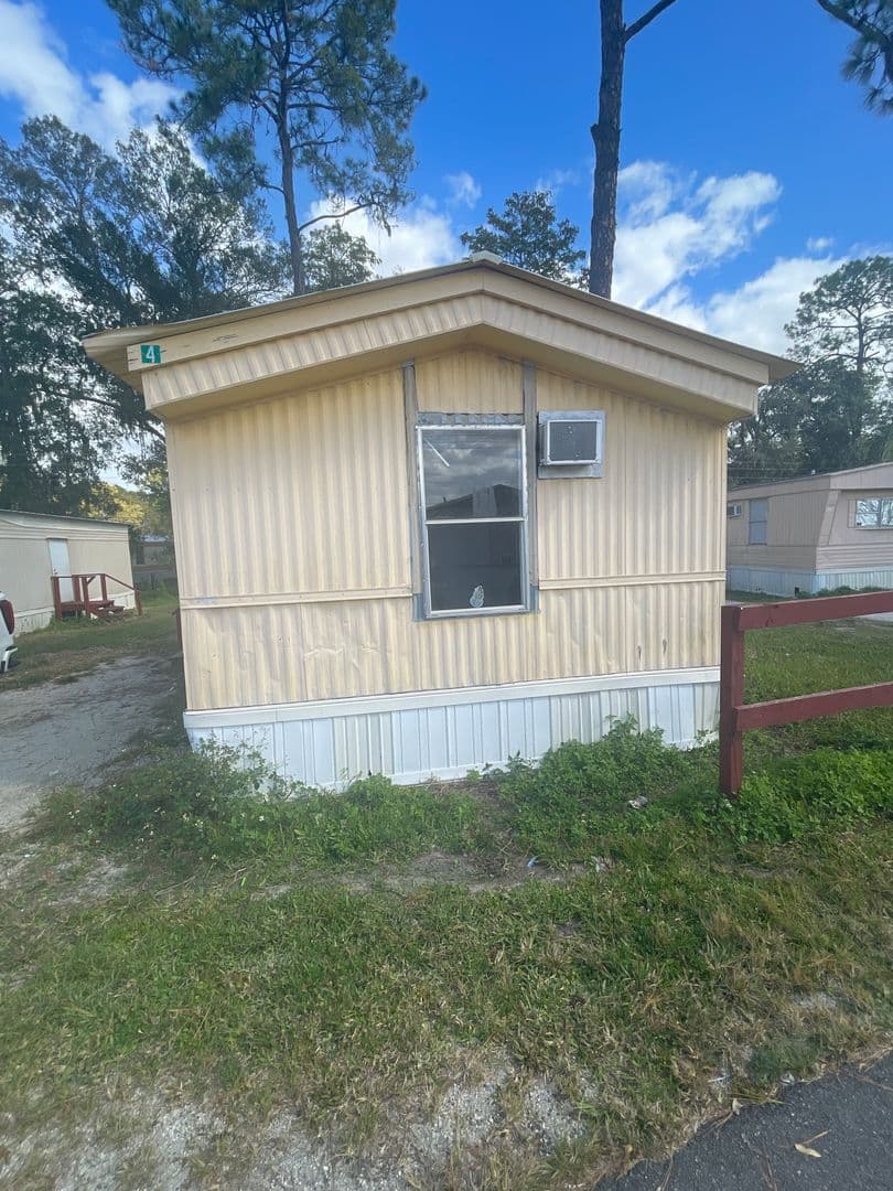 Starke Apartment: 15039 SE CR 230a
