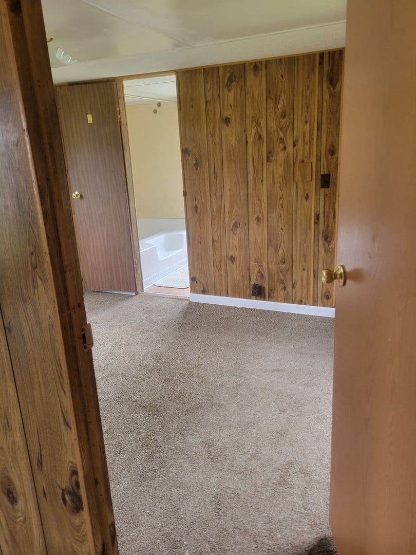 Mullins Apartment: Gibbs Court