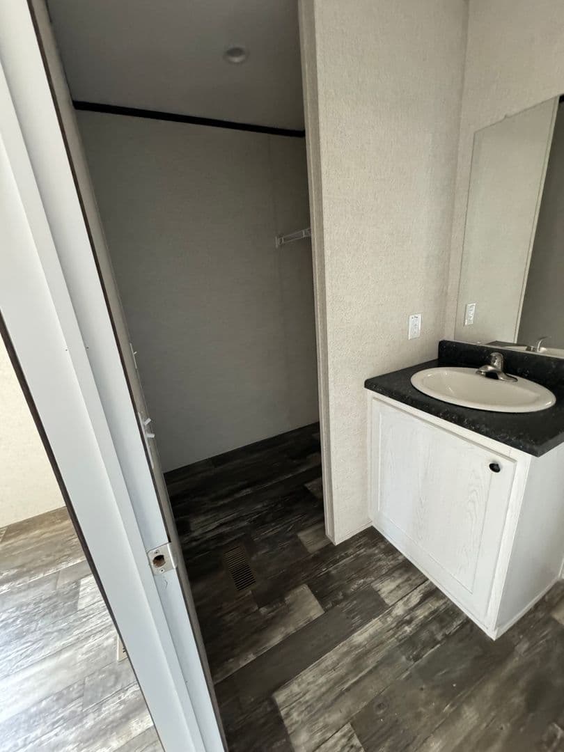 Mullins Apartment: Gibbs Court
