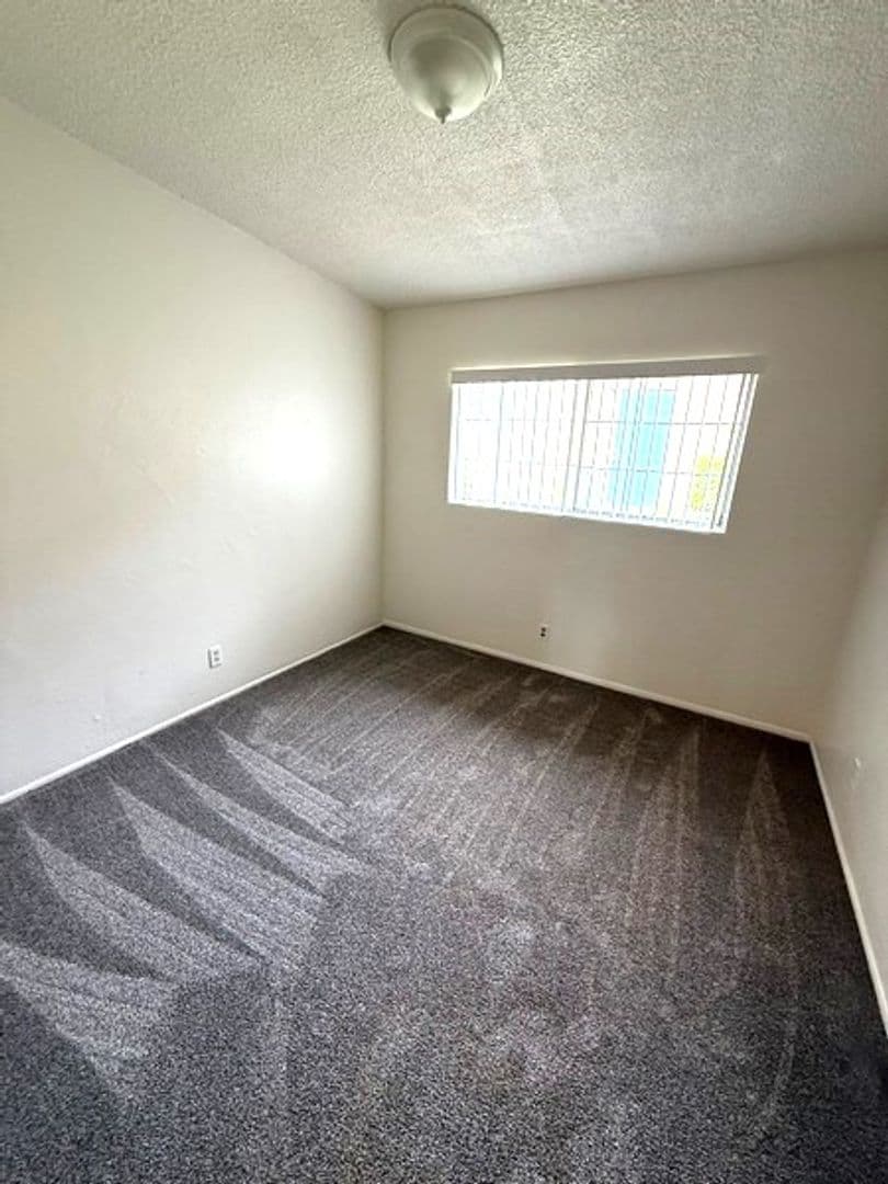 Guadalupe Apartment: 4522 11th Street - 4524D