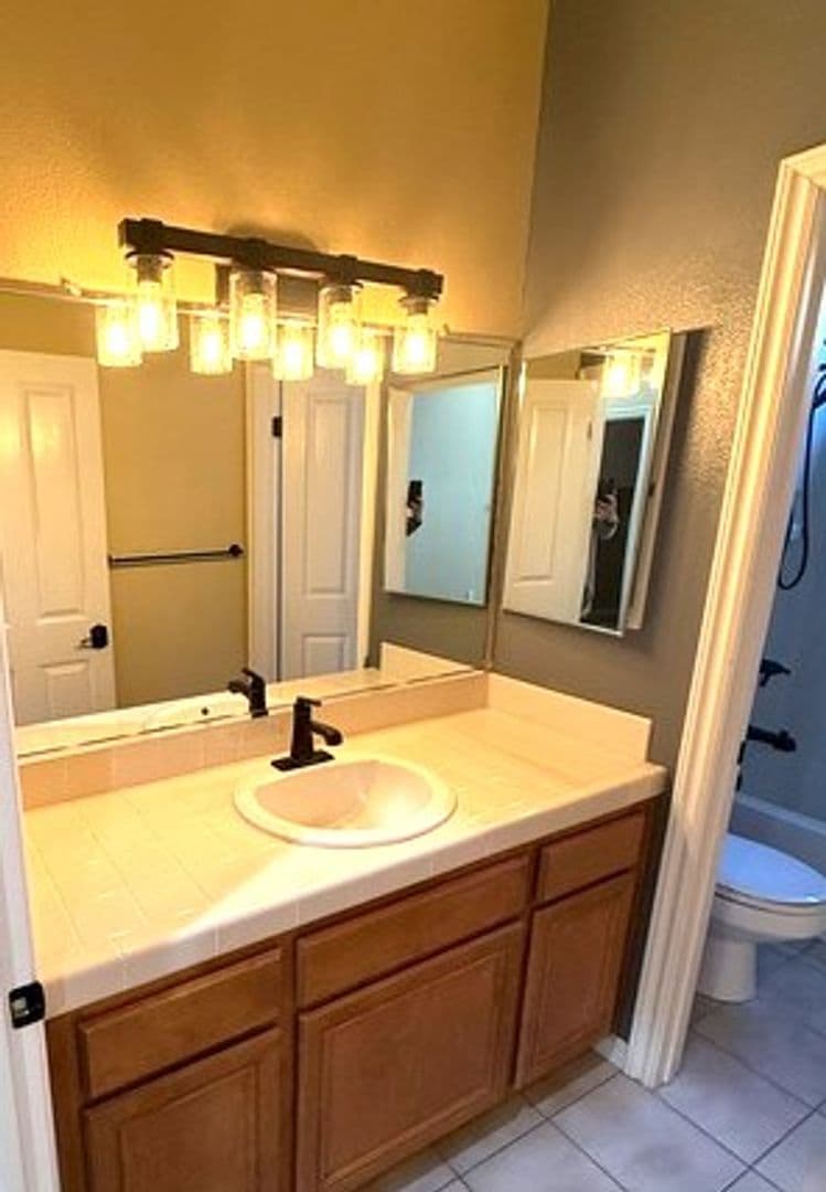 Santa Maria House: 2415 Bowles Lane