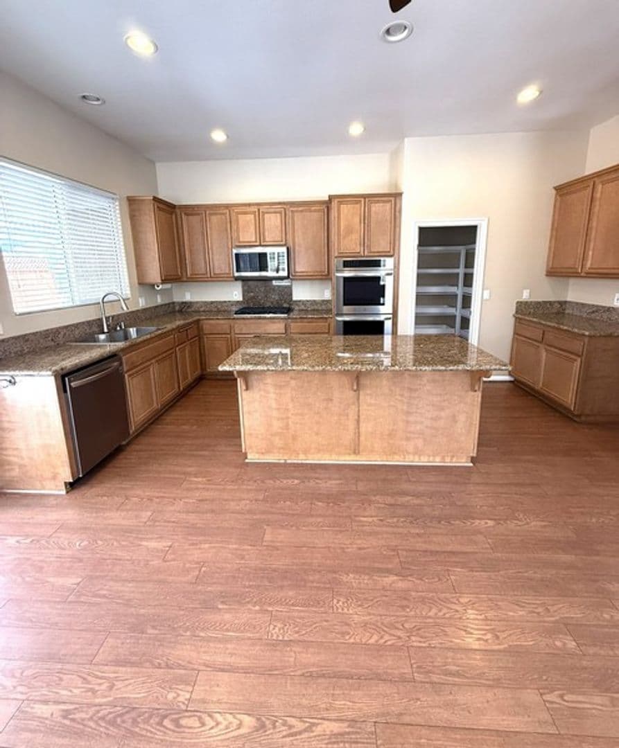 Santa Maria House: 2415 Bowles Lane