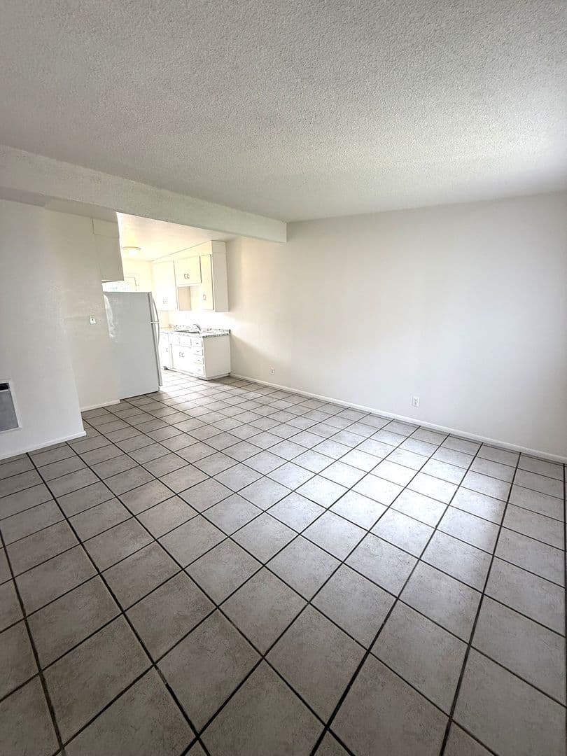 Guadalupe Apartment: 4522 11th Street - 4526A