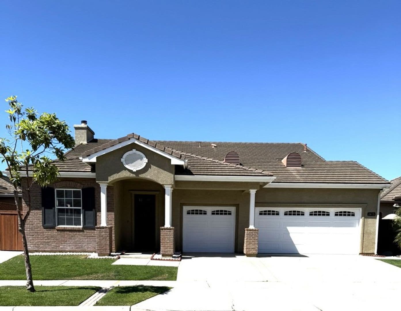 Santa Maria House: 2415 Bowles Lane