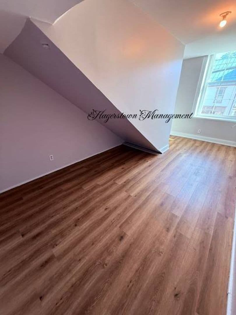 Boonsboro Apartment: 3 Potomac St