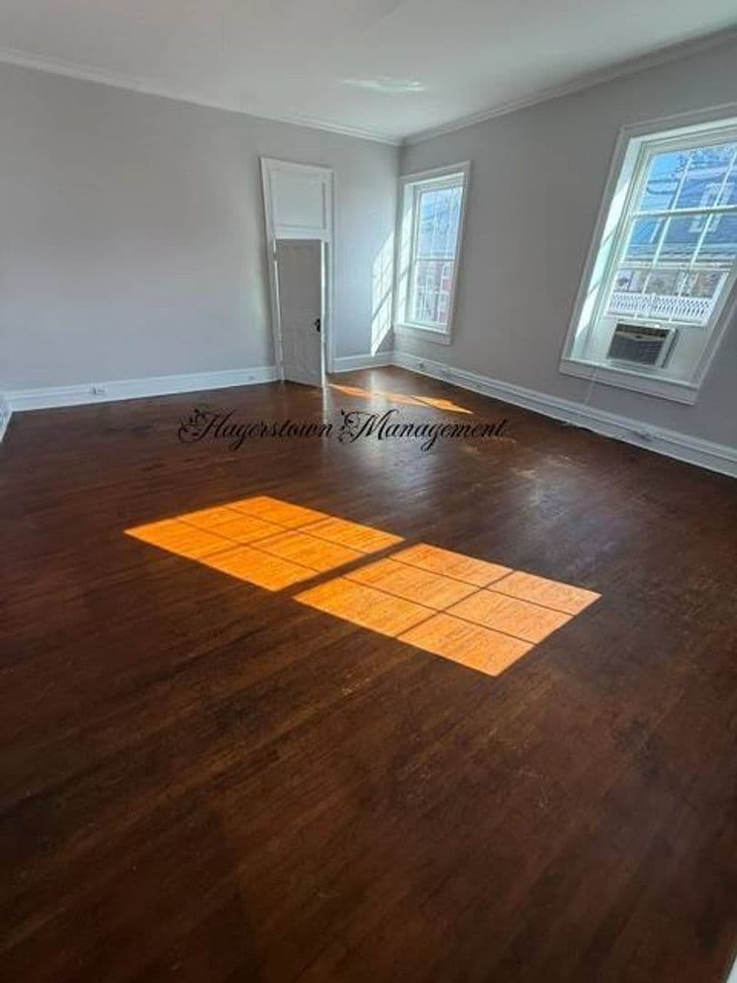 Boonsboro Apartment: 3 Potomac St