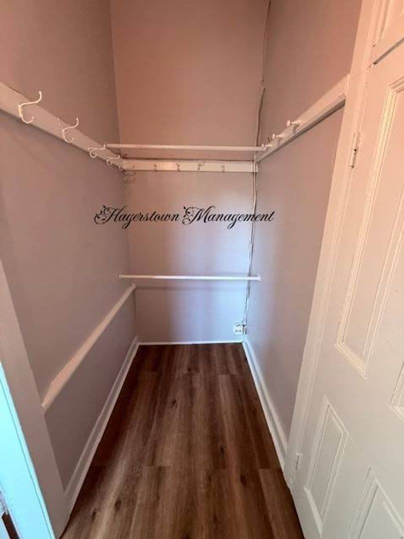 Boonsboro Apartment: 3 Potomac St